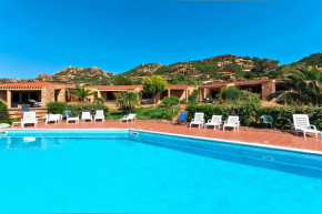 Apartment in Costa Paradiso with garden